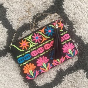 Patterned chain link clutch purse